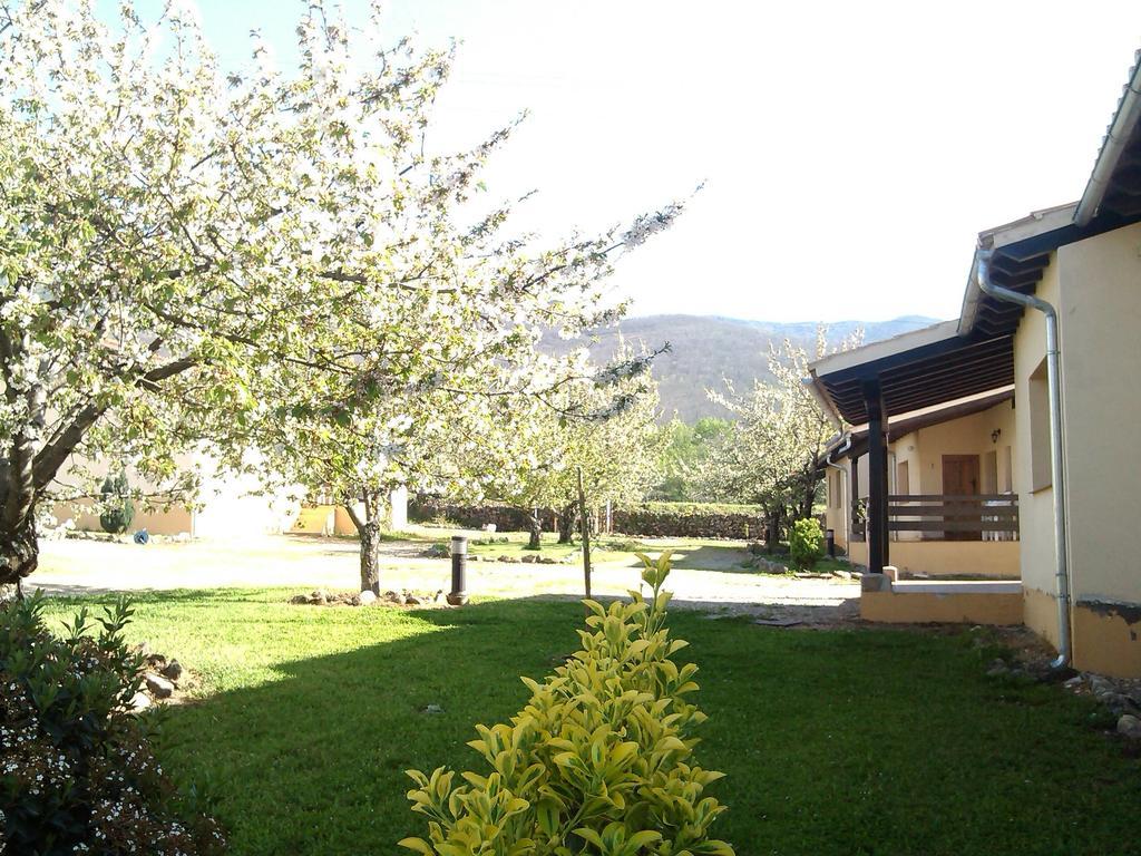Casas Rurales Fuente Del Aliso Hostal Hervás Habitación foto
